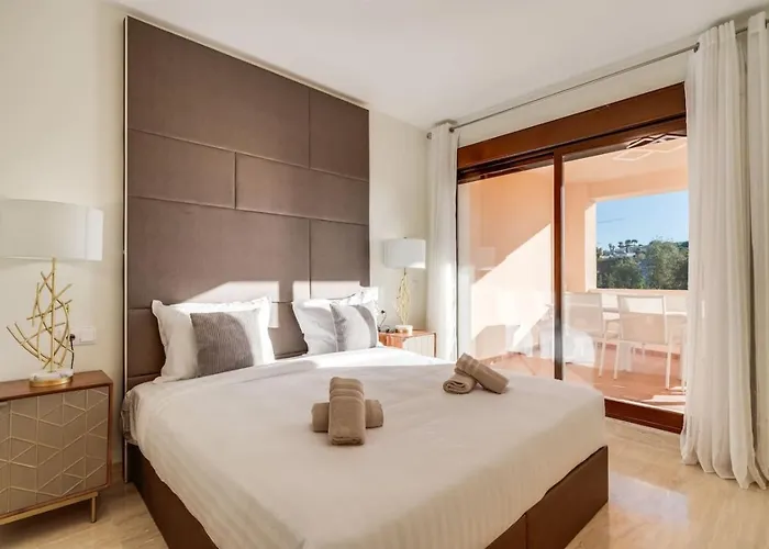 Golf 2br - Private Terrace, Beautiful Views, Near *