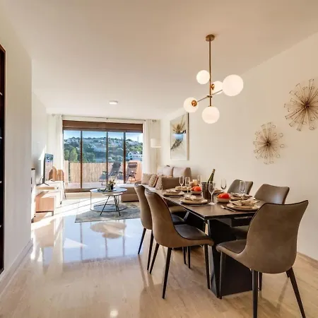 Apartman Golf 2br - Private Terrace, Beautiful Views, Near Estepona