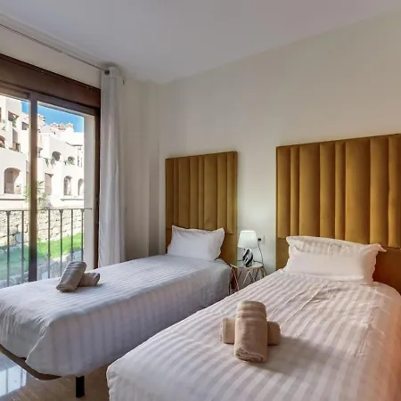 Golf 2br - Private Terrace, Beautiful Views, Near Apartamento *