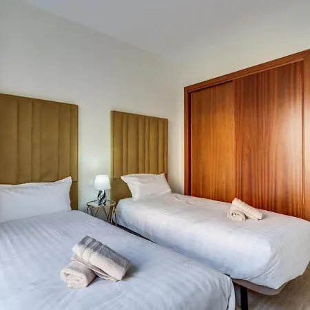 Golf 2br - Private Terrace, Beautiful Views, Near *