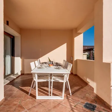 Apartmán Golf 2br - Private Terrace, Beautiful Views, Near