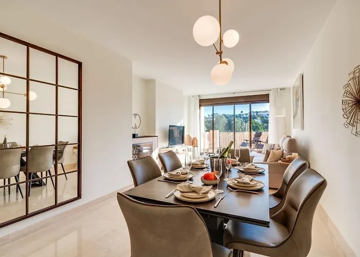 Golf 2br - Private Terrace, Beautiful Views, Near Apartment Estepona