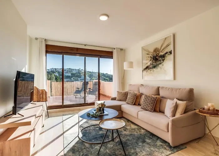 Golf 2br - Private Terrace, Beautiful Views, Near *