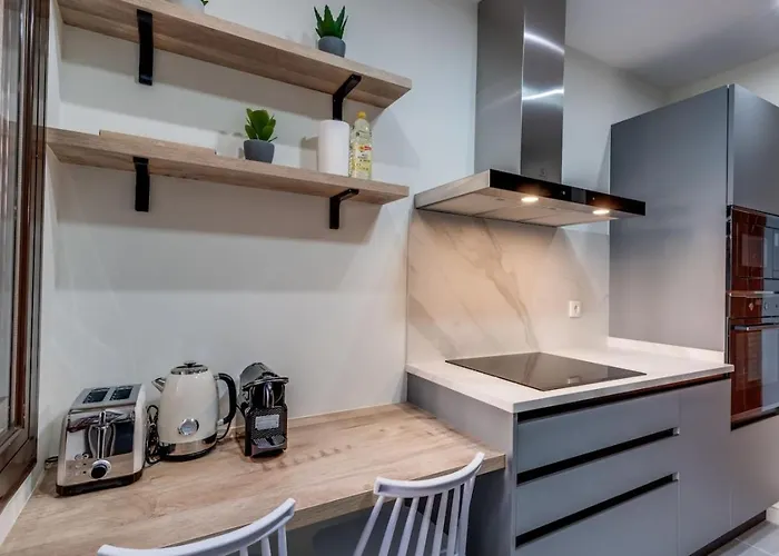 Golf 2br - Private Terrace, Beautiful Views, Near